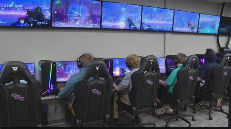 how many colleges have esports teams